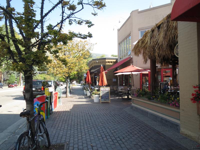 Aspen CO Restaurants Patio in Downtown
