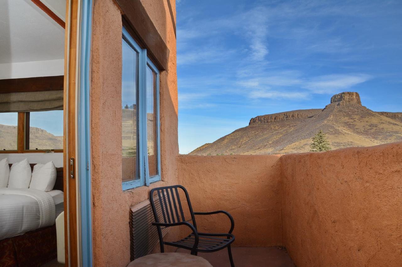 Best Golden Hotel Room Table Mountain Inn