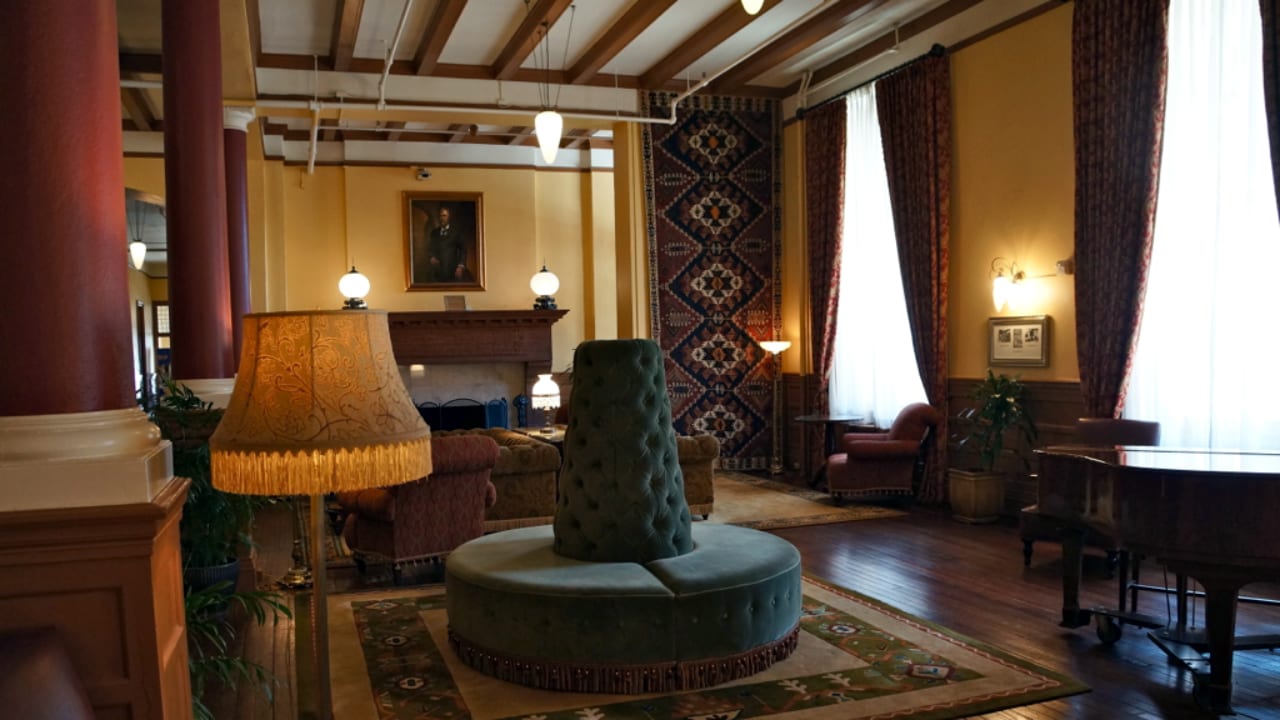 Hotel Colorado Glenwood Springs Lounge