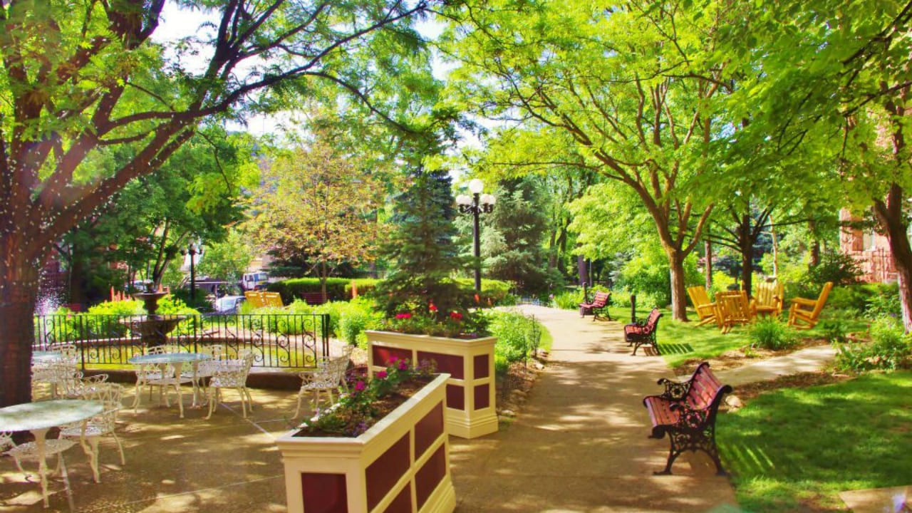 Hotel Colorado Glenwood Springs Garden