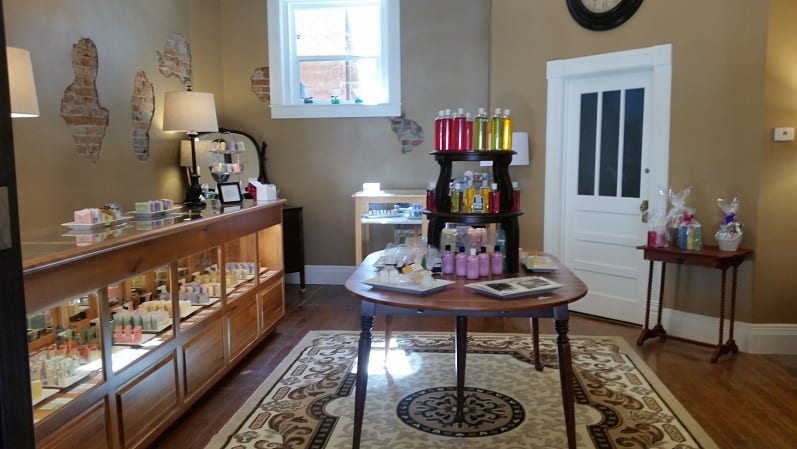 Hotel Ouray Powder Room Shop