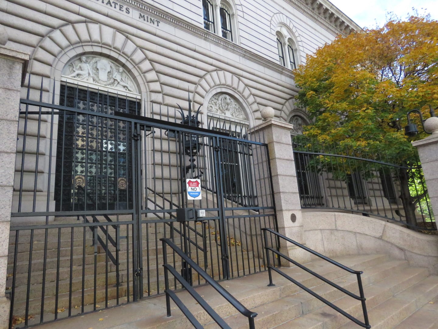 tours of the us mint