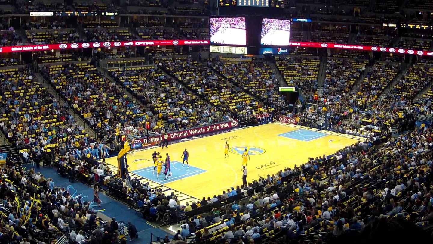 Ball Arena, sección 318, casa de Denver Nuggets, Colorado Avalanche,  Colorado Mammoth, página 1