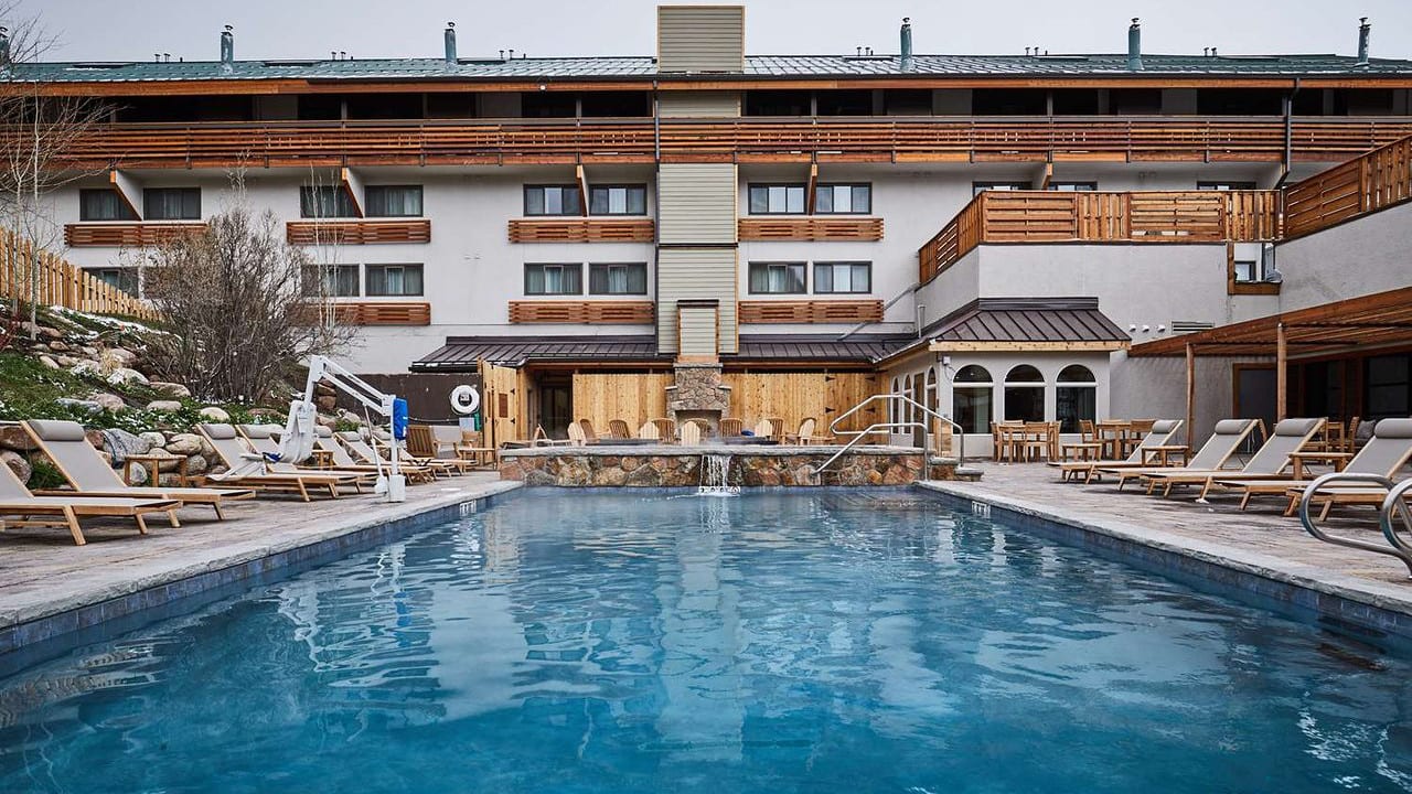 DoubleTree by Hilton Vail Exterior Pool