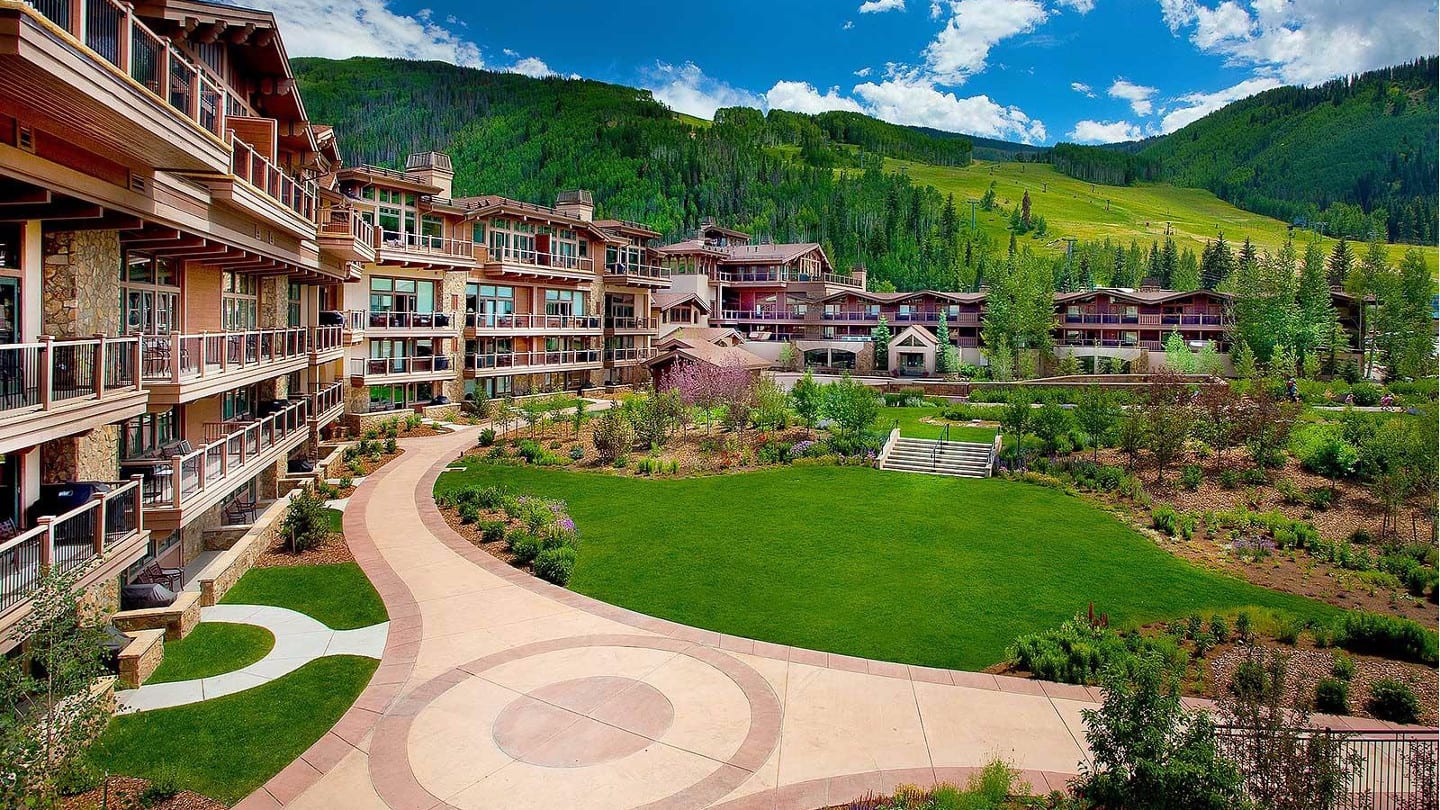 Manor Vail Lodge Exterior Sumer