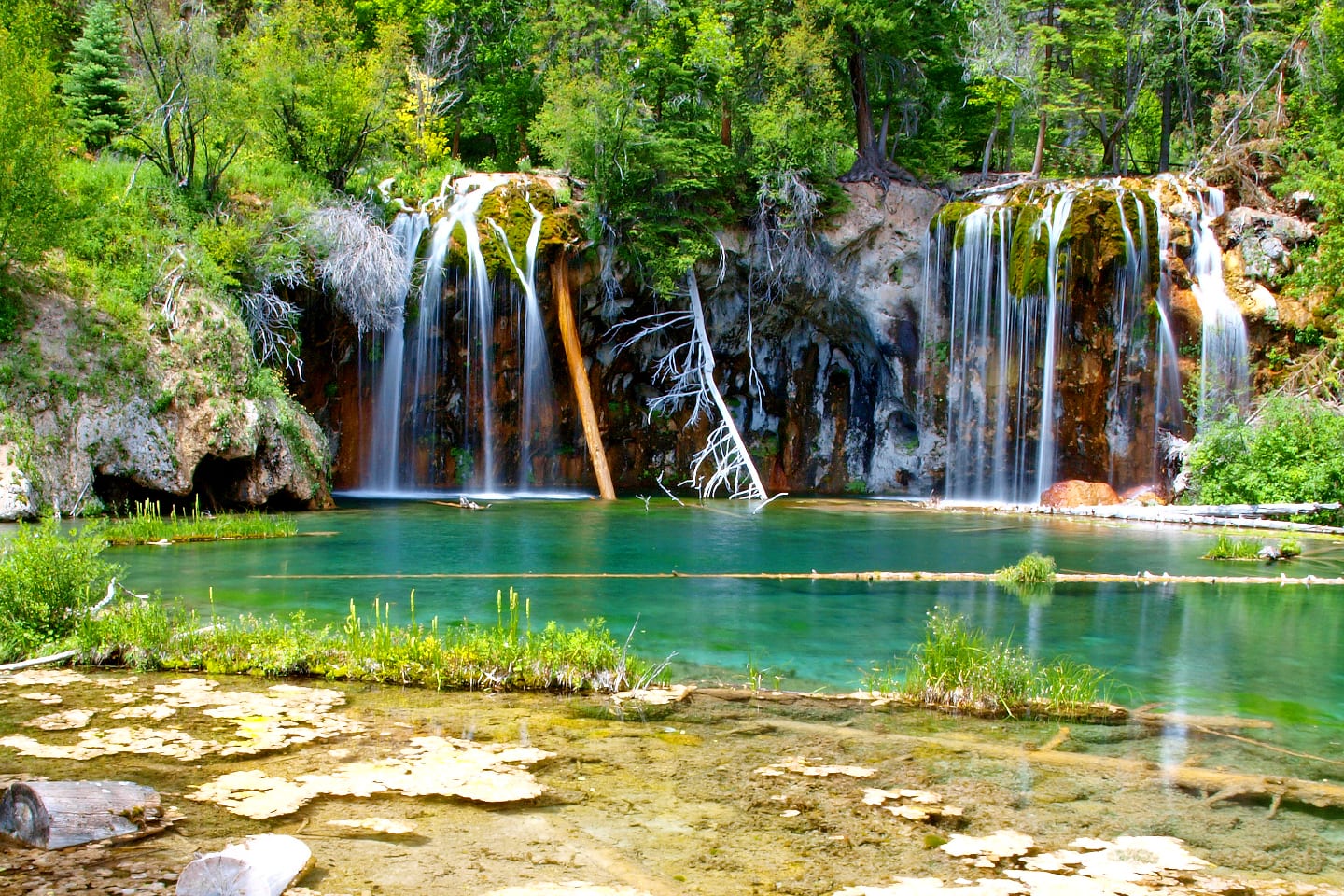 Keajaiban Alam Air Terjun Danau Gantung Colorado