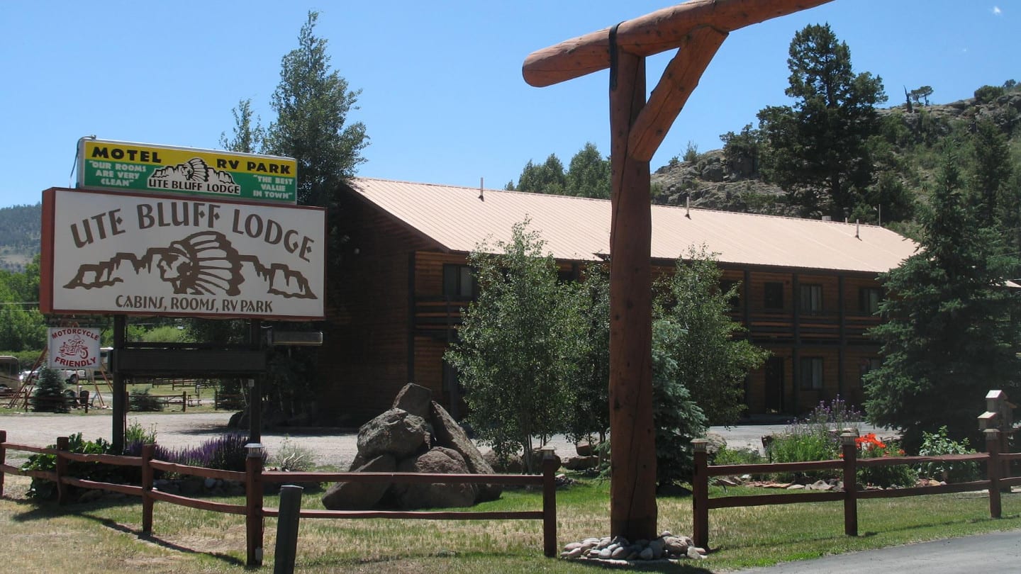 Ute Bluff Lodge and Cabins South Fork CO