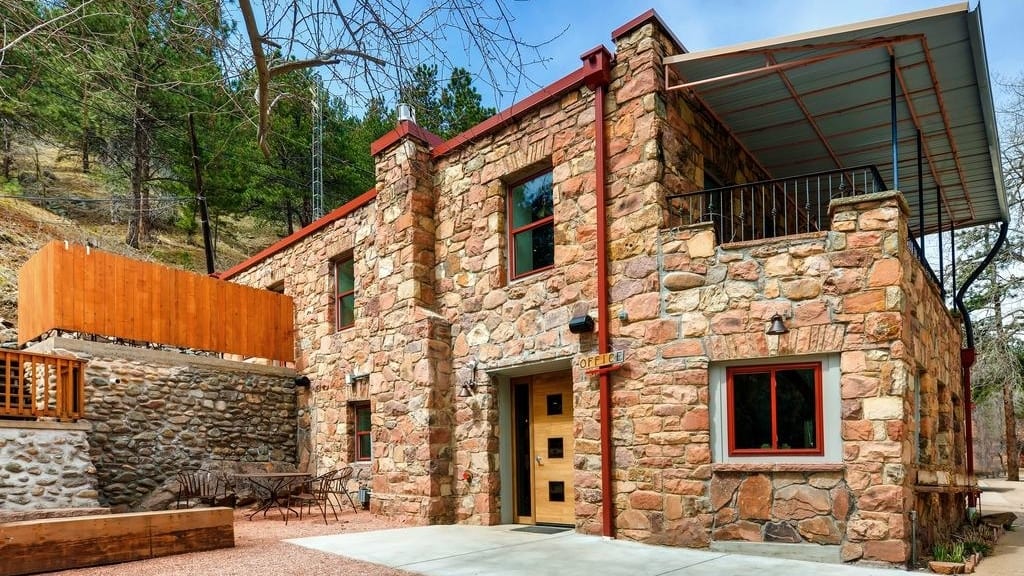 Boulder Adventure Lodge Boulder