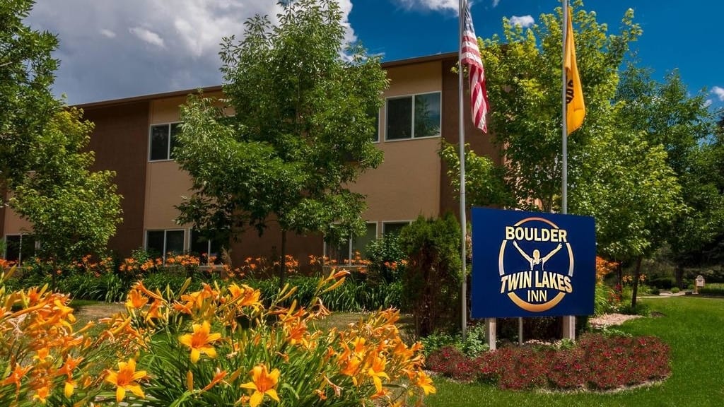 Boulder Twin Lakes Inn Boulder