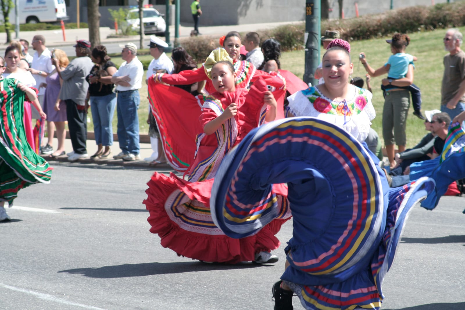 Cindo de Mayo Festival Parade Dancers
