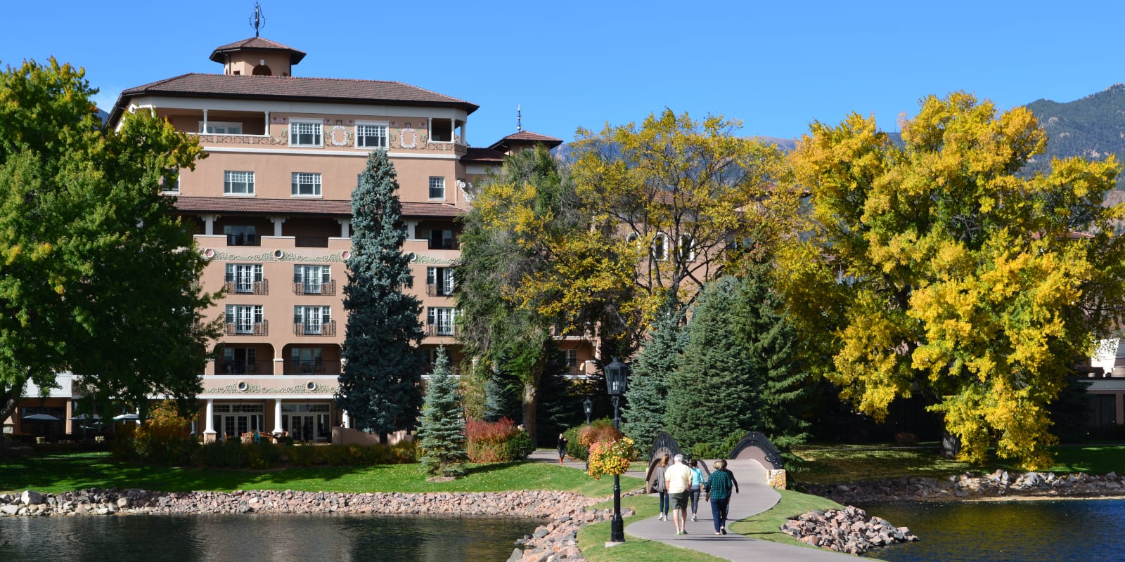 5 Star Luxury Hotel Broadmooor Autumn Colorado Springs