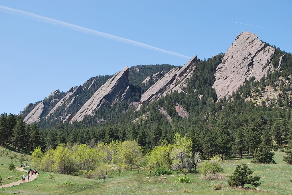 image of flatirons in Boulder, CO