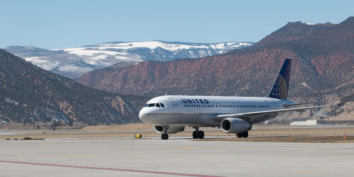 Eagle County Regional Airport Colorado United Airlines Plane