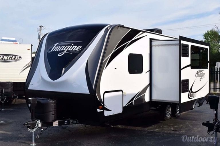 6 RV Trailer Rentals near Denver, CO