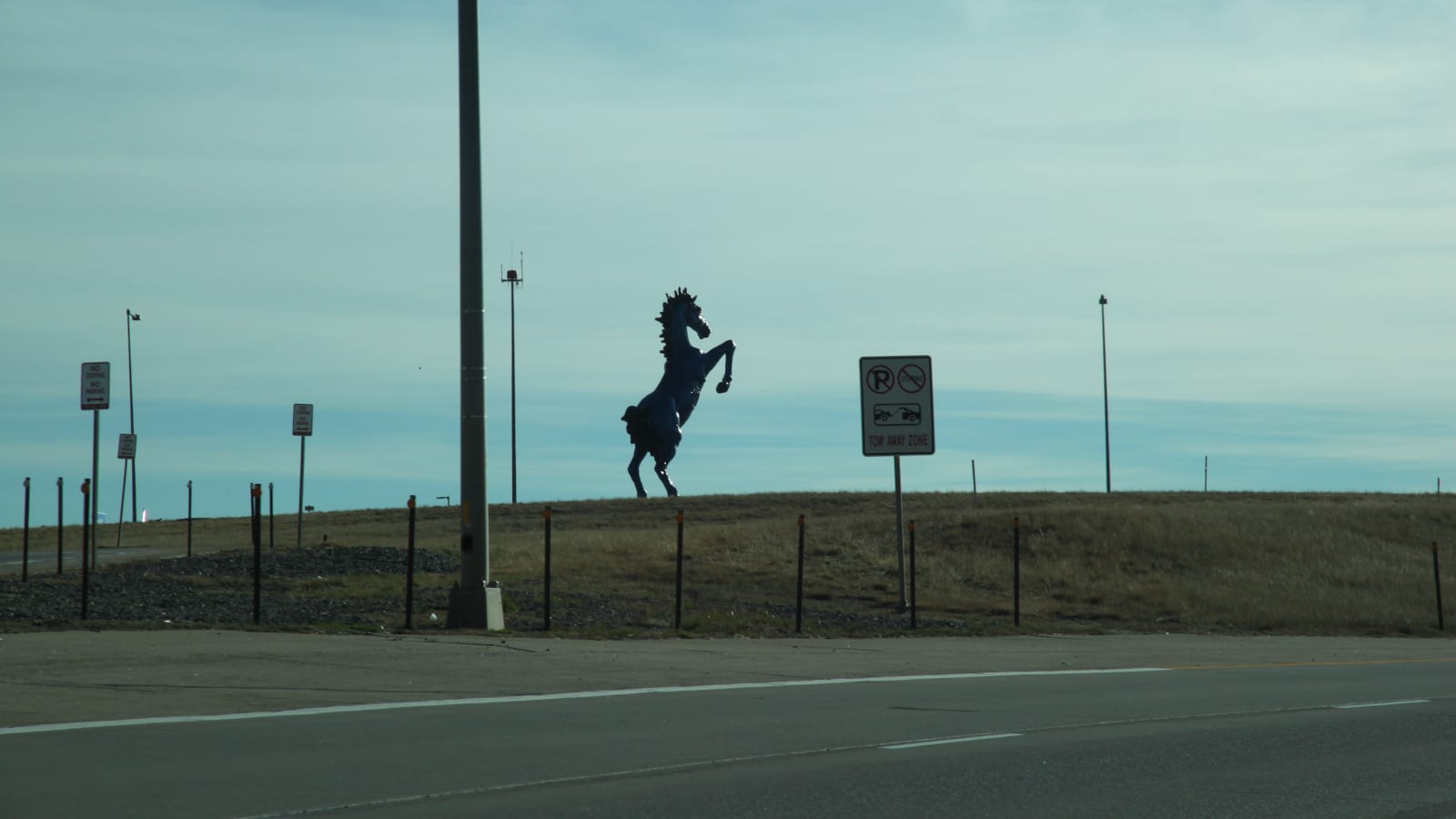 Blue Mustang Statue Blucifer Pena Boulevard Denver International Airport