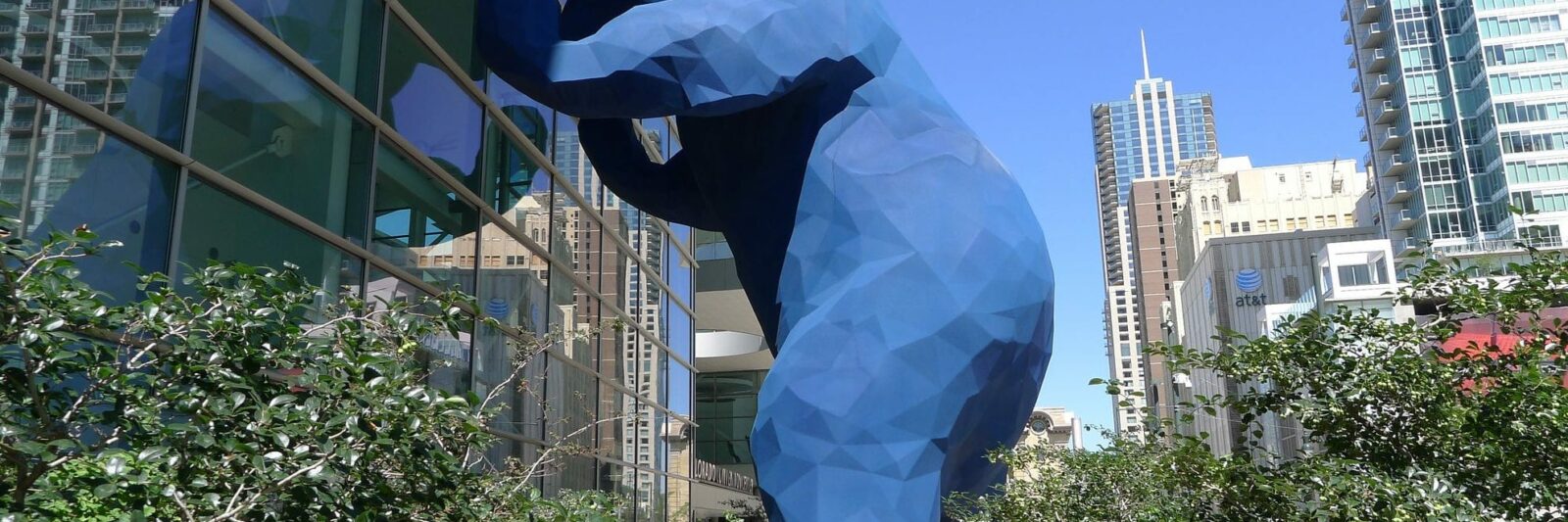 iamge of big blue bear