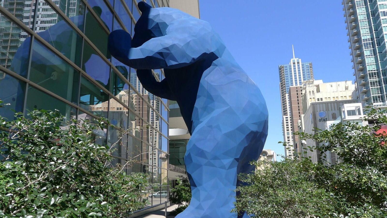 iamge of big blue bear