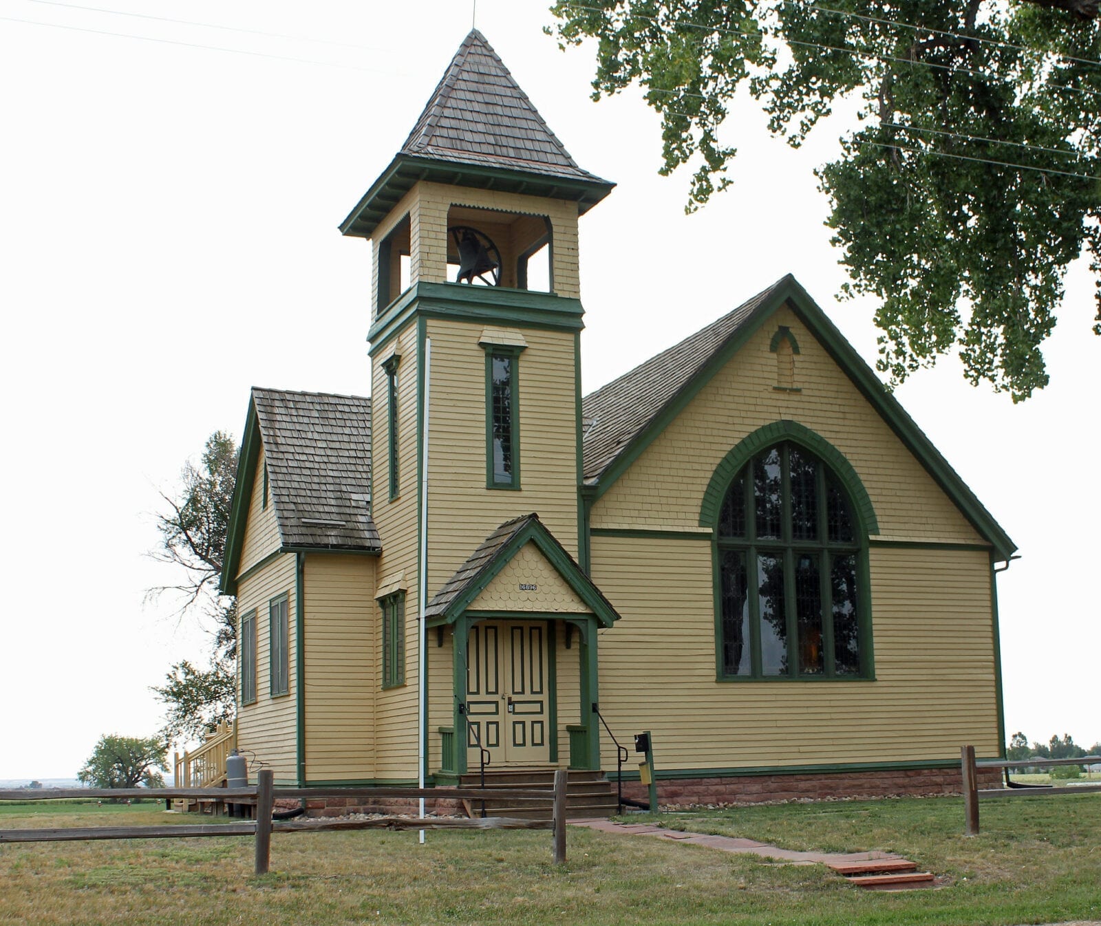 image of the highland lake church