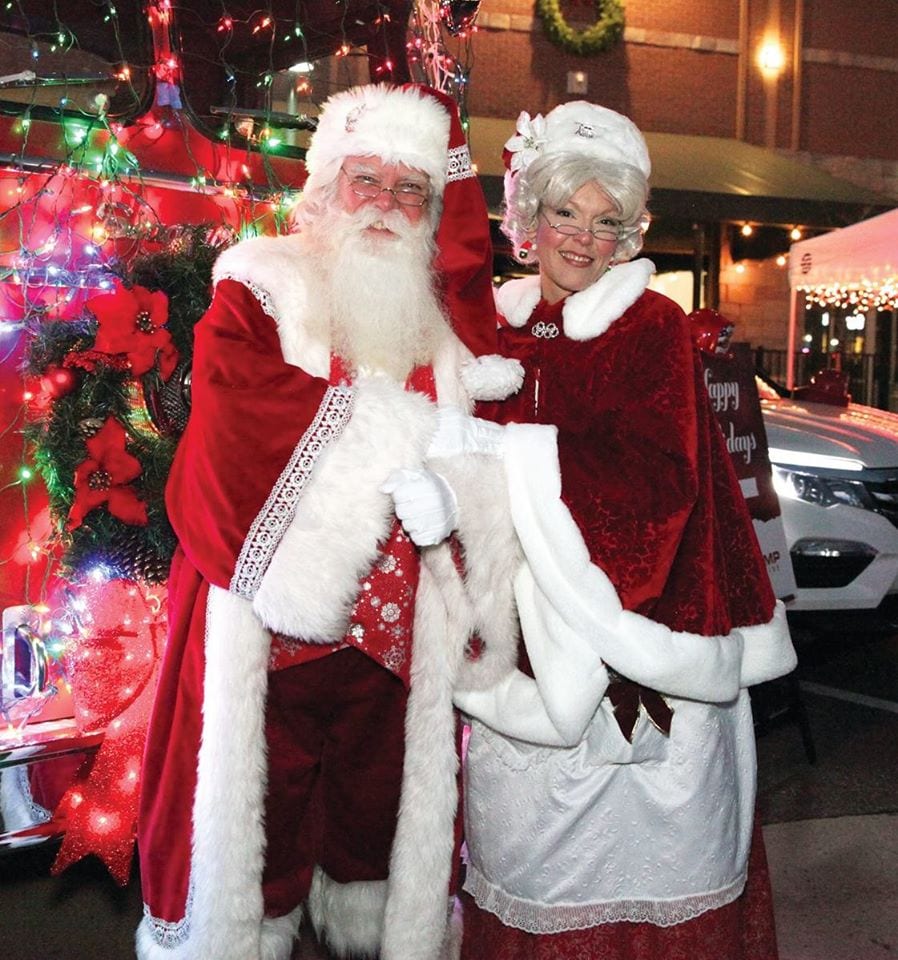 image of santa and mrs. claus