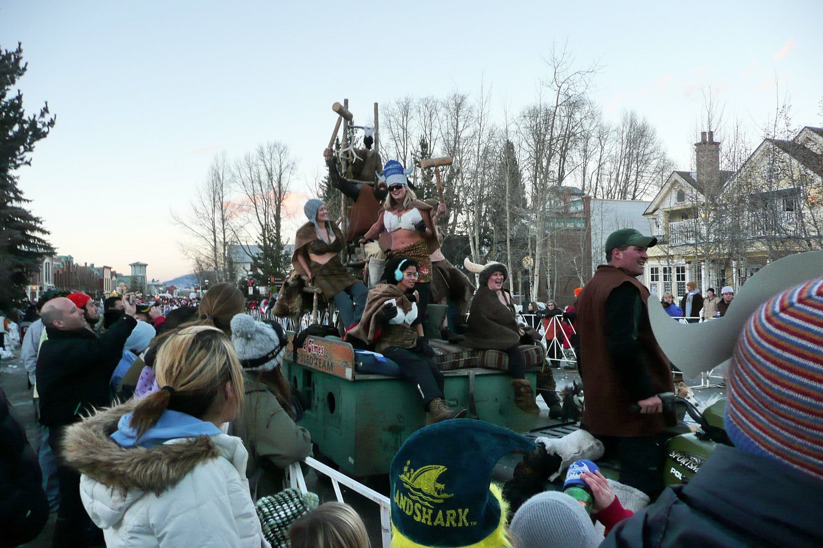 Gambar orang di Festival Ullr di Breckenridge, Colorado