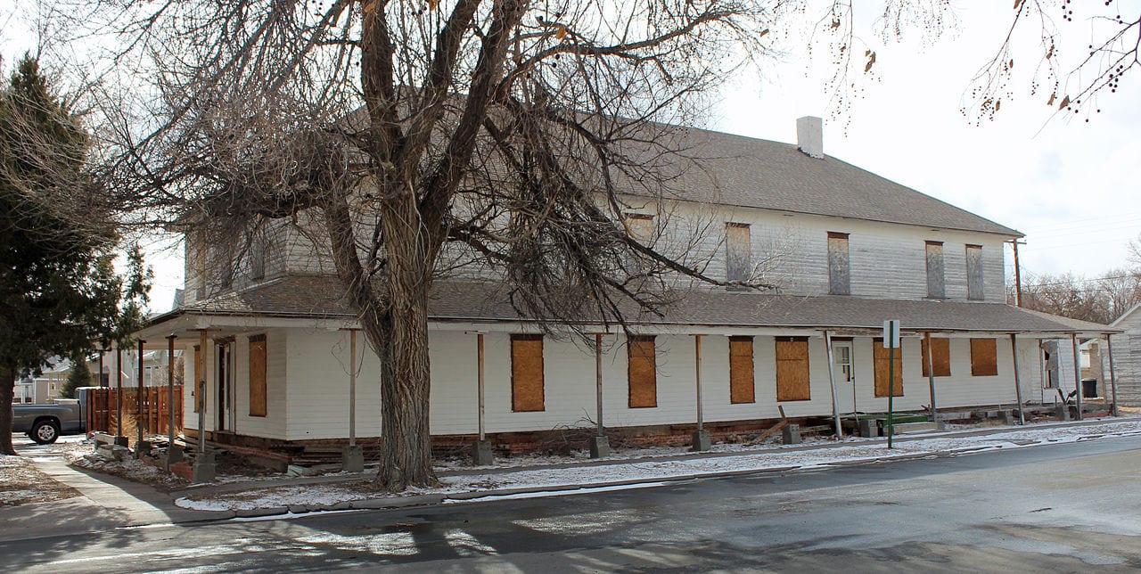 image of lett hotel in yuma