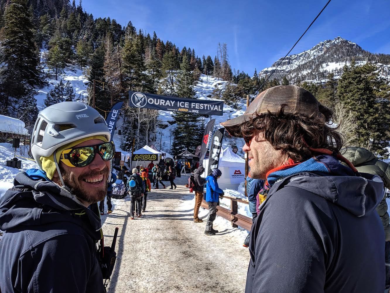 Gambar orang-orang di Ouray Ice Festival di Colorado