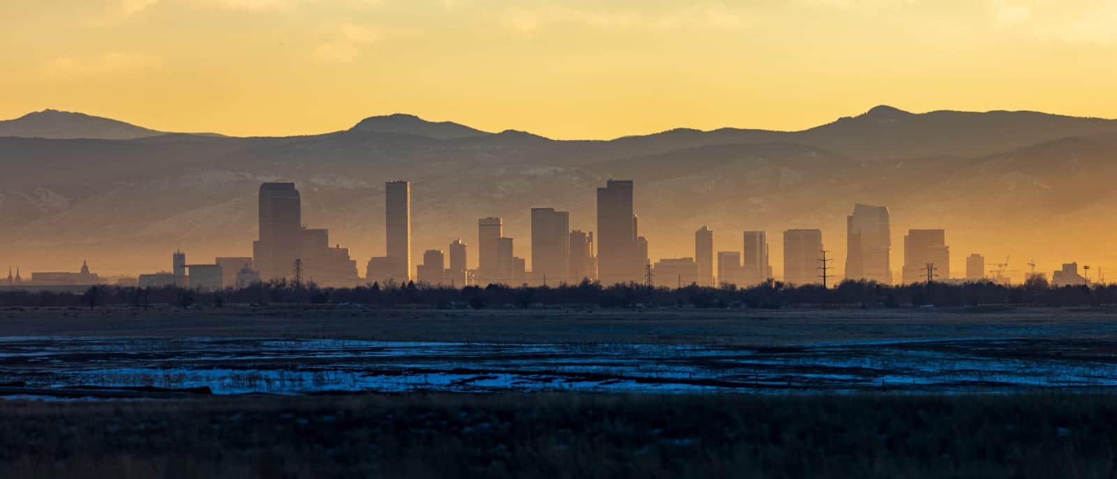 Downtown Denver Skyline Panorama Saat Matahari Terbenam