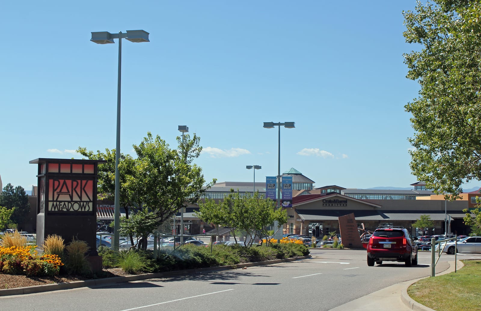 Walking Around Park Meadows Mall (Lone Tree, Colorado) 