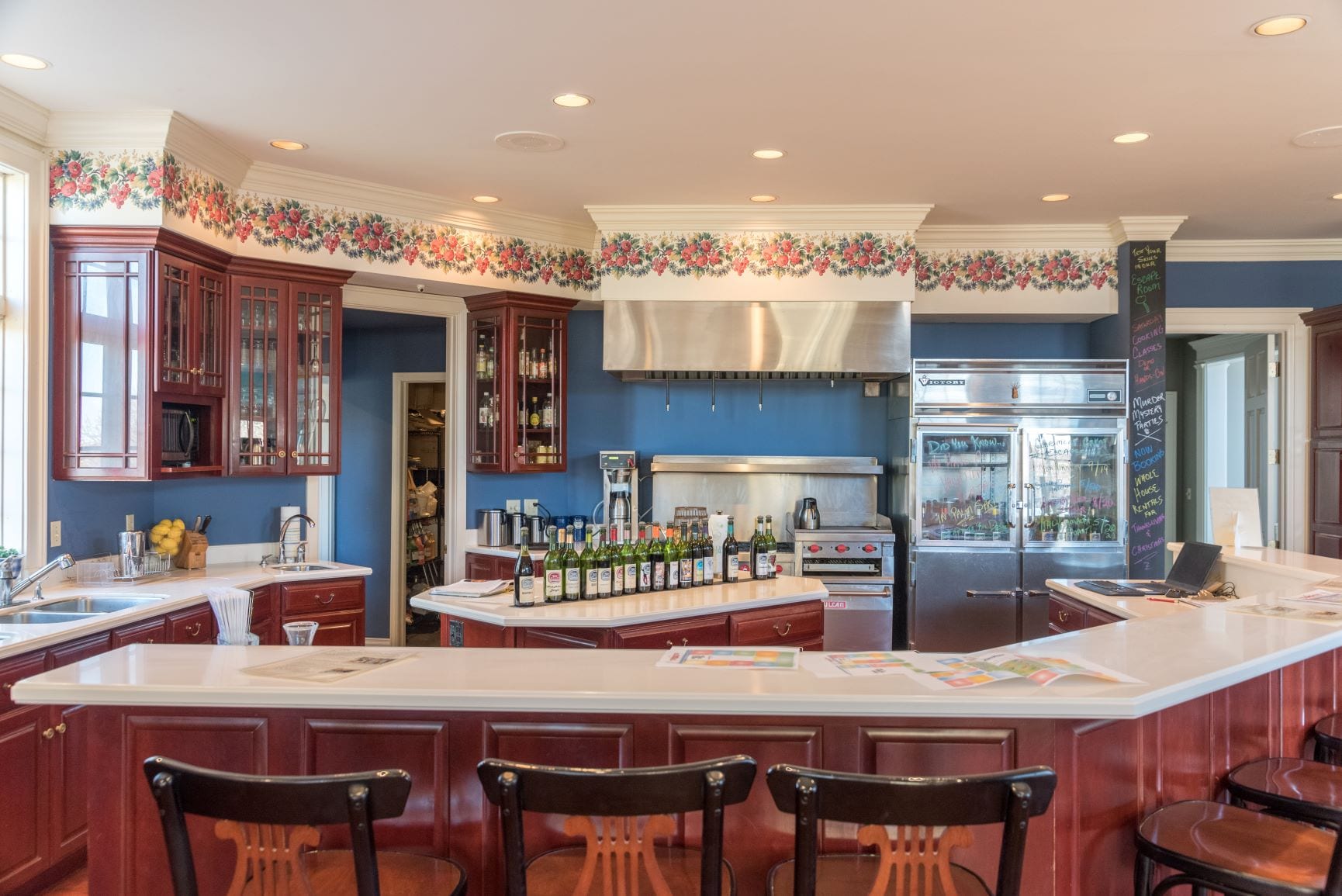 claremont inn and winery tasting room