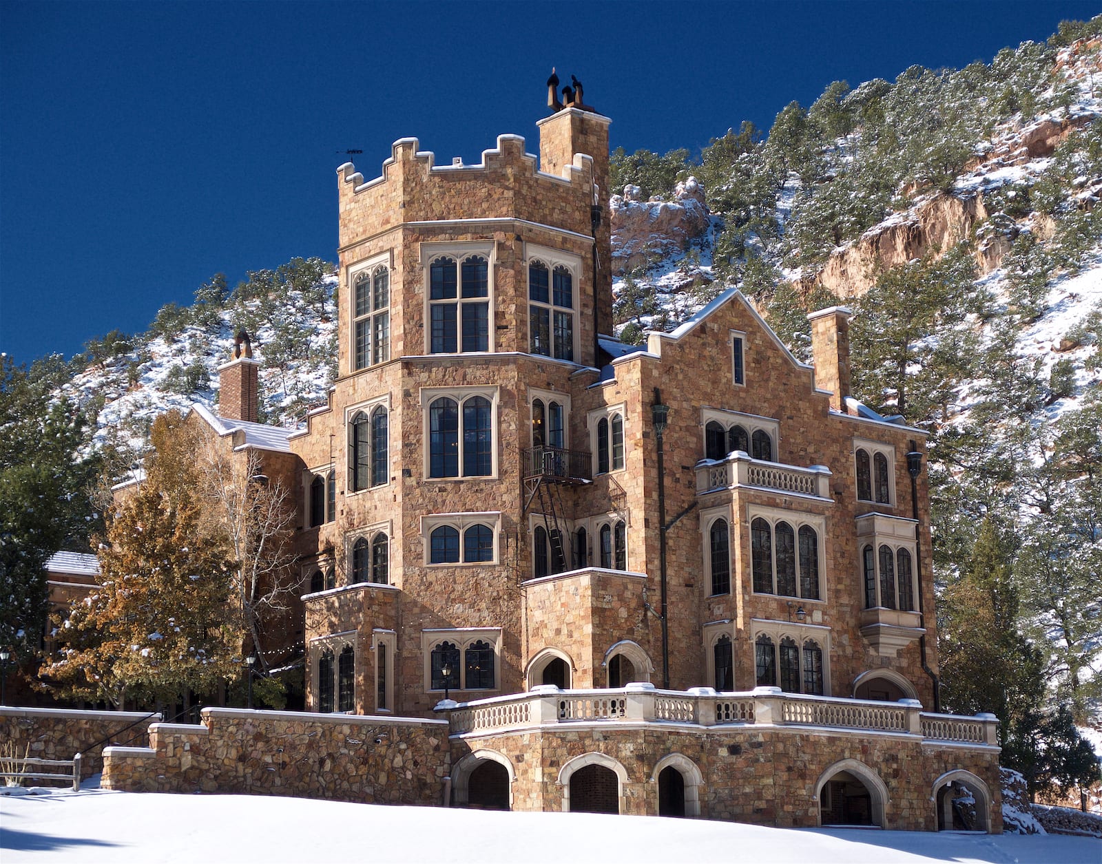 tours of glen eyrie castle