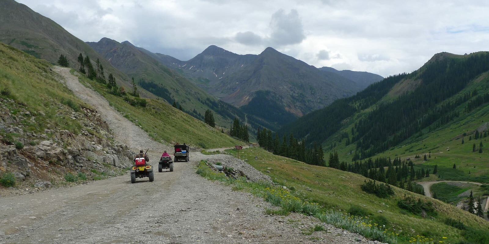 Cinnamon Pass road, CO