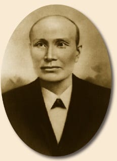 Chin Lin Sou Portrait Headshot