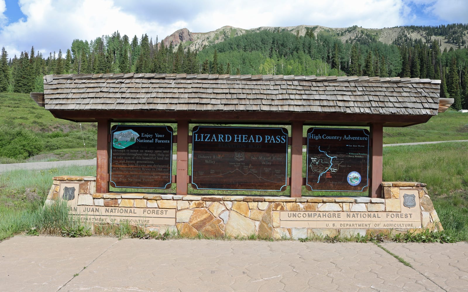 The sign for Lizard Head Pass, CO