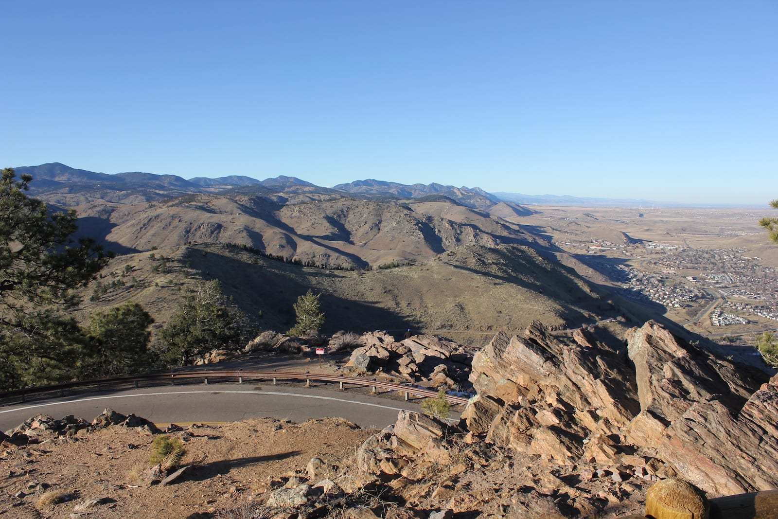 Lookout Mountain Road View Emas