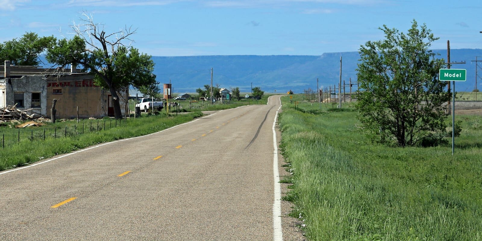 Model, Colorado Sign US-350