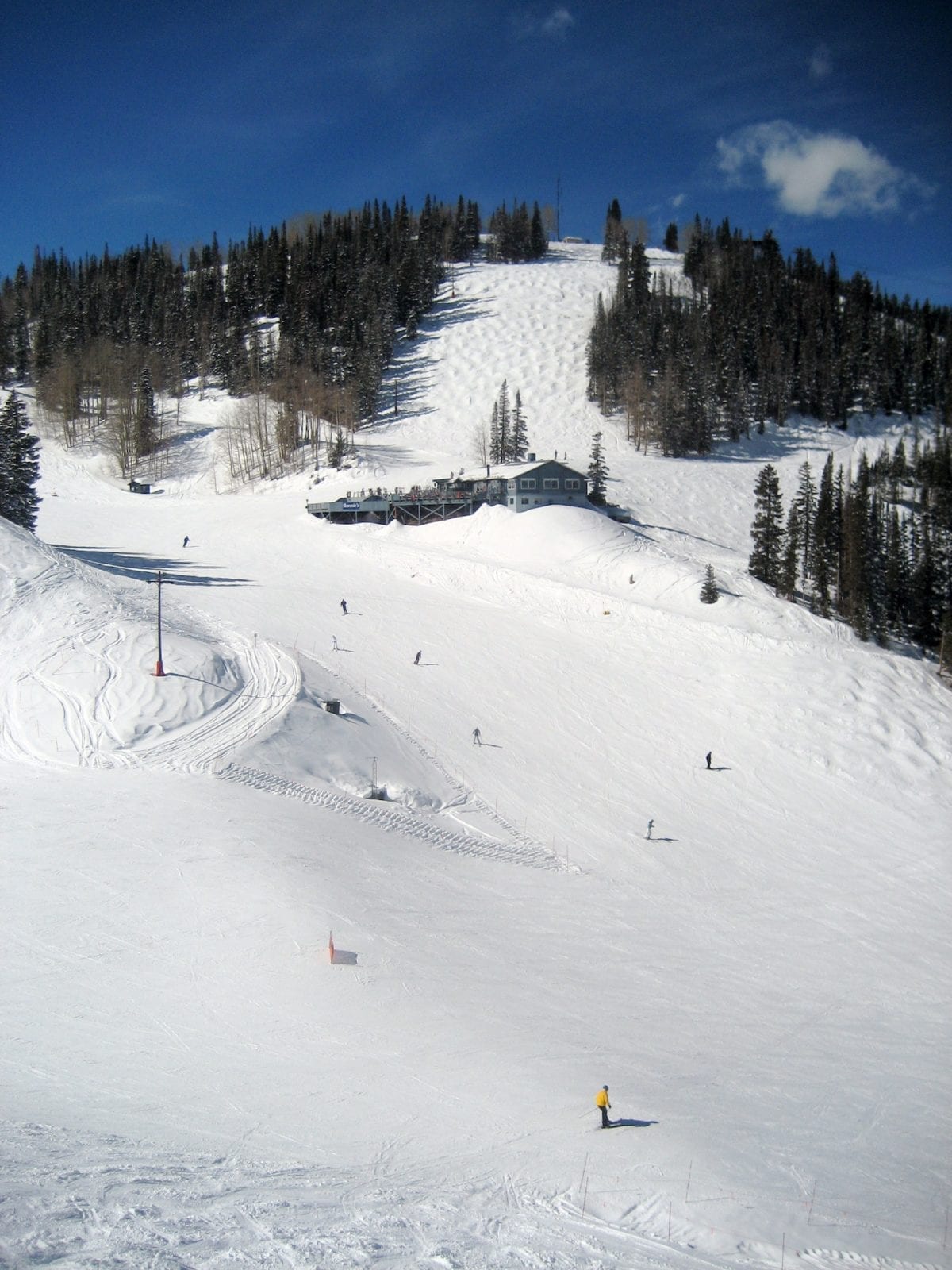 Fly Directly to these Colorado Ski Resorts with Airports Nearby