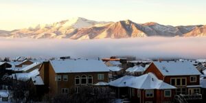 Chateau du Pikes Peak Manitou Springs View of Rockies