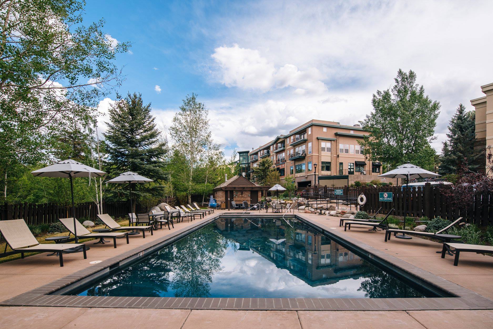 image of the pool at inn at riverwalk