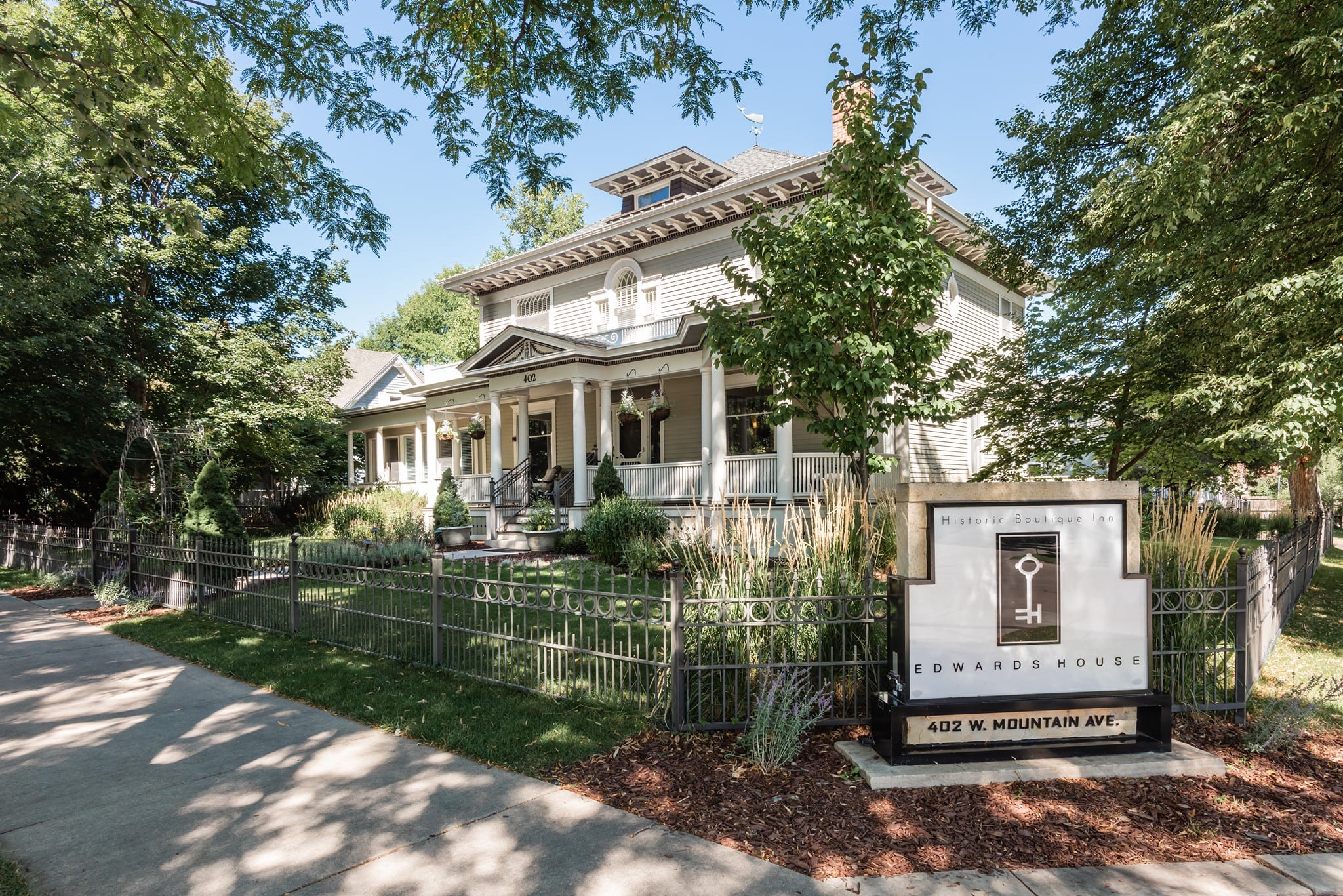 image of edwards house inn