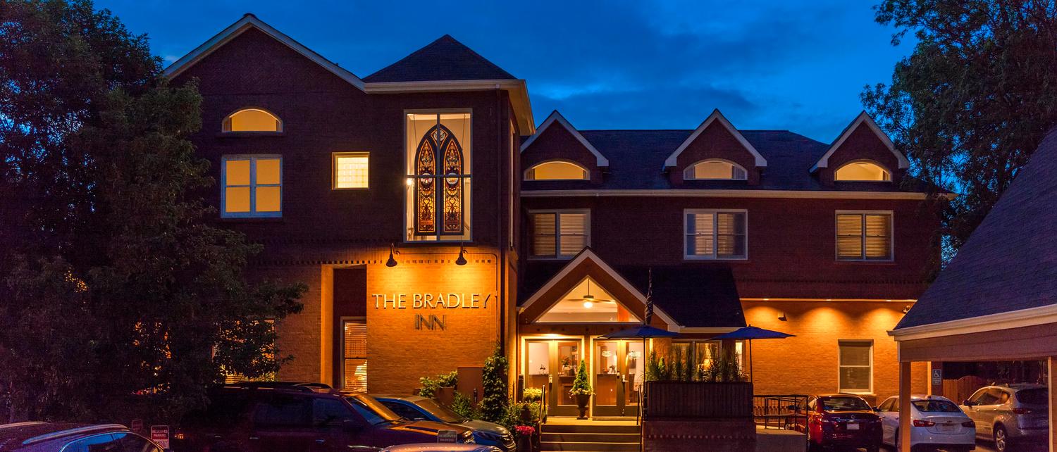 image of bradley boulder inn