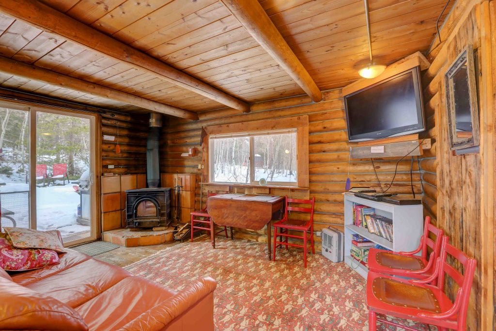 image of the honeymoon hideout cabin