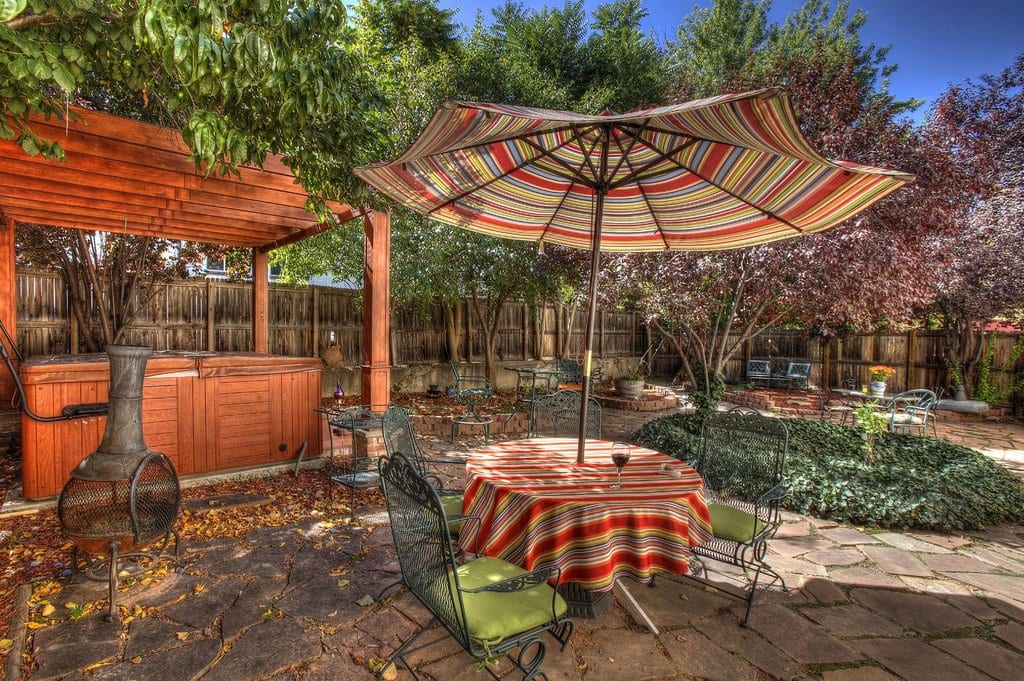 image of outdoor garden at flora house denver