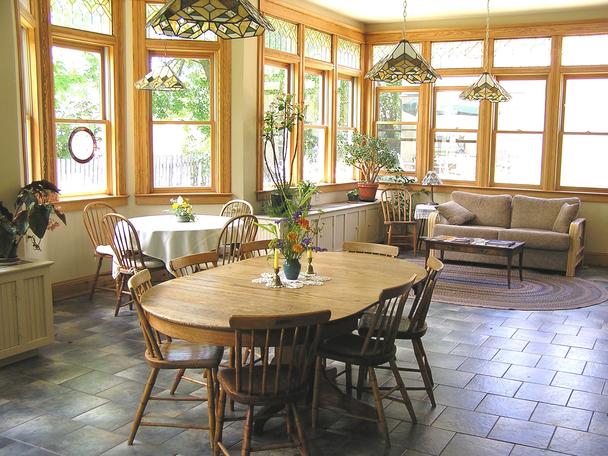 image of sunroom at 1899 bed and breakfast