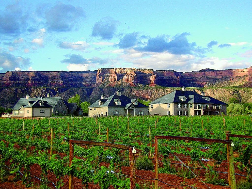 image of two rivers winery