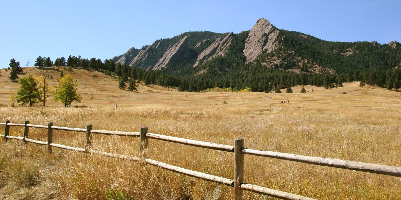 image of flatirons in boulder colorado