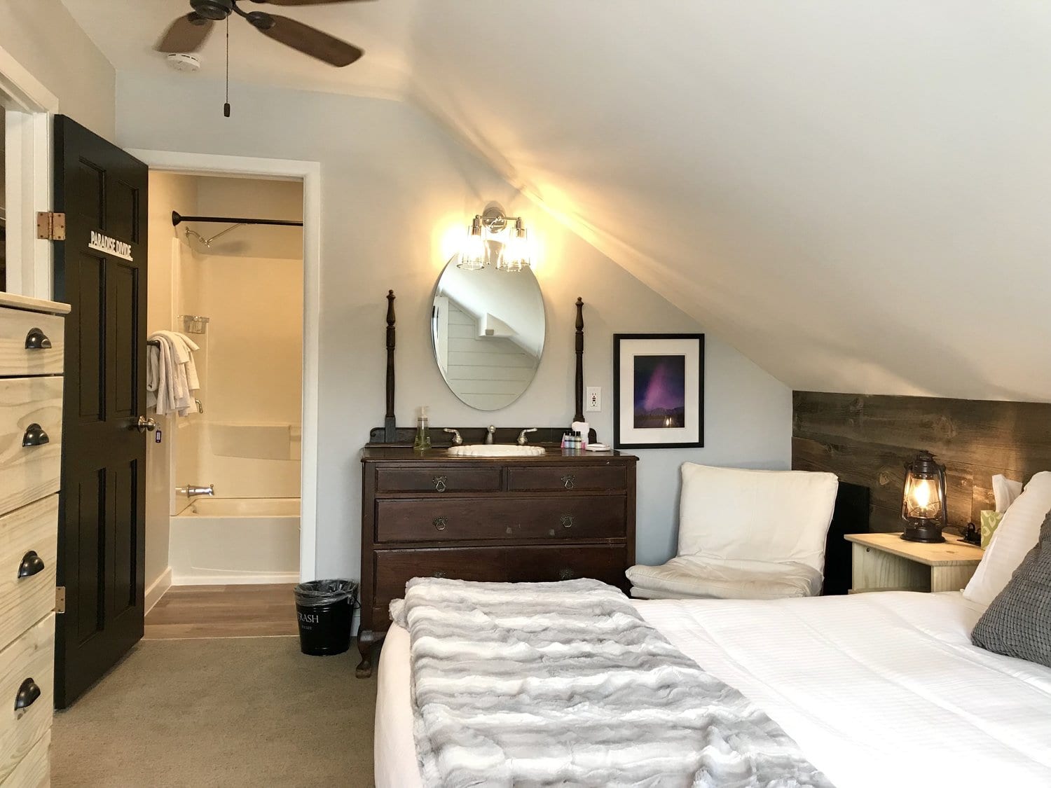 image of room at purple mountain bed and breakfast
