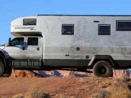 Image of the EarthRoamer XV-HD in the desert