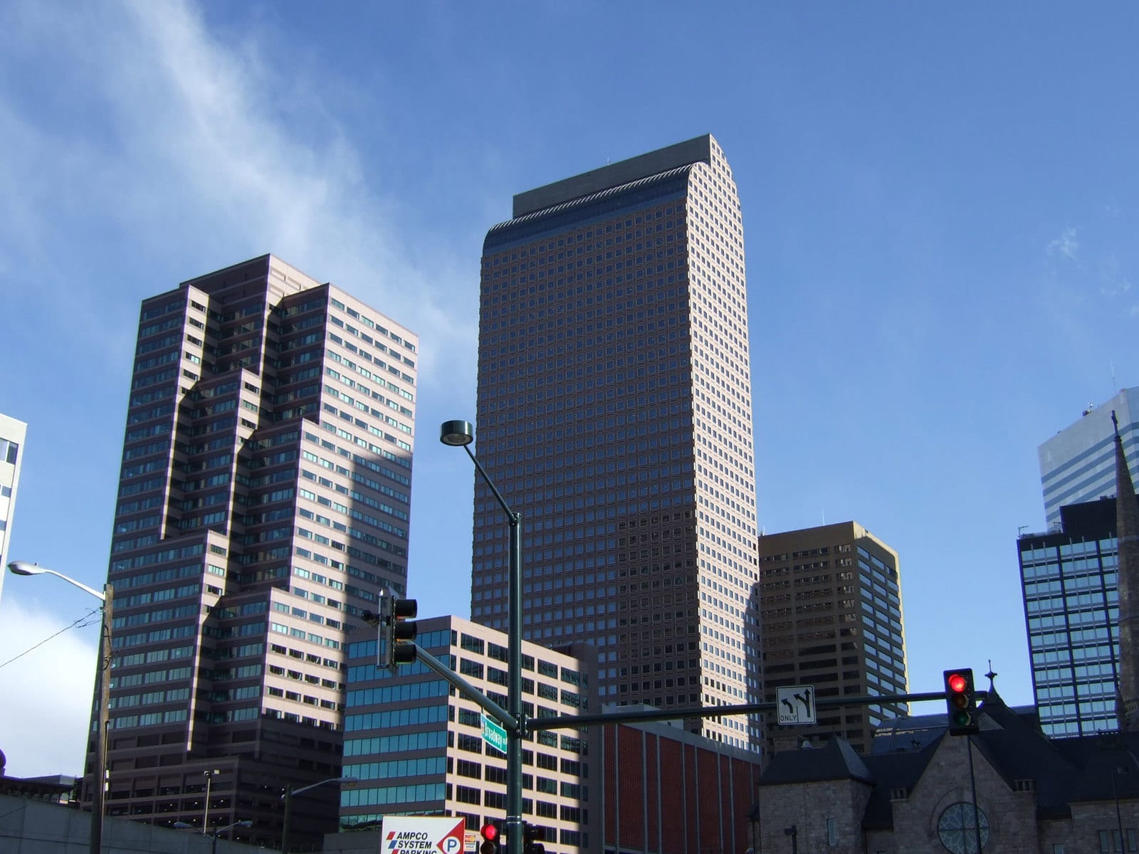 Image of the wells fargo center "cash register building" in denver, colorado