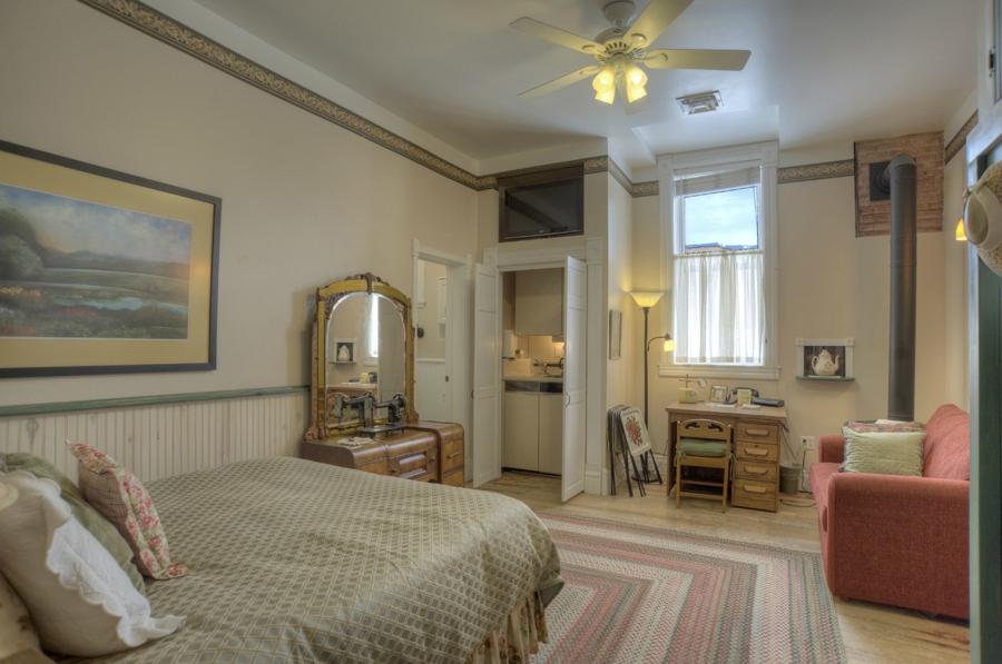 image of nobodys inn
