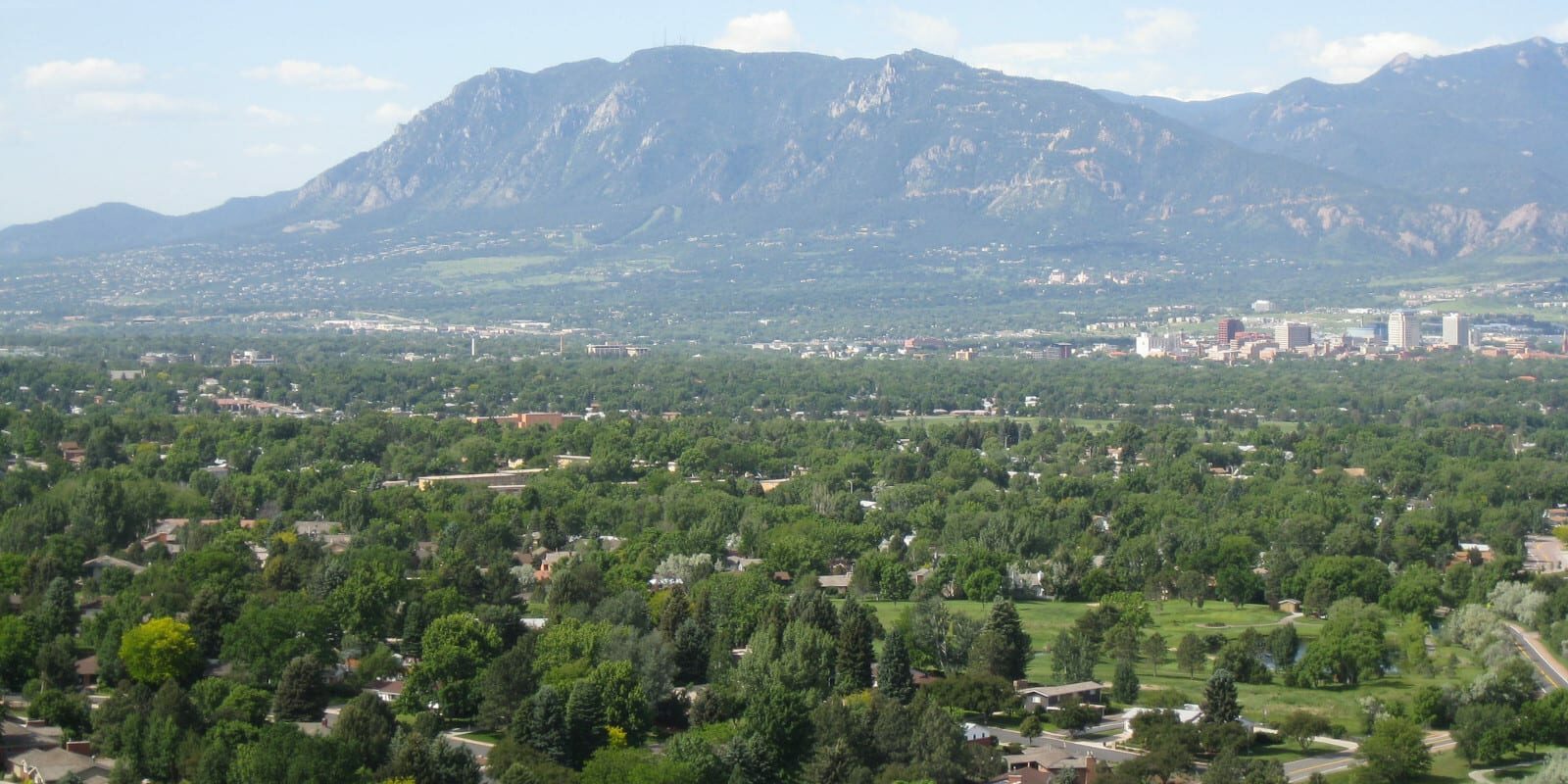 Image of the town of Colorado Springs in Colorado